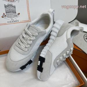 エルメスコピー 通販大人っぽさ 秋服コーデ2026年版 華やかな印象     スニーカー..