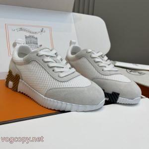 エルメスコピー 通販大人っぽさ 秋服コーデ2026年版 華やかな印象     スニーカー..