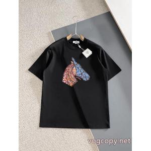 ブランド コピー半袖Tシャツ著名人も愛用した 2026着回し度高めアイテム! キュートな印象HERMES