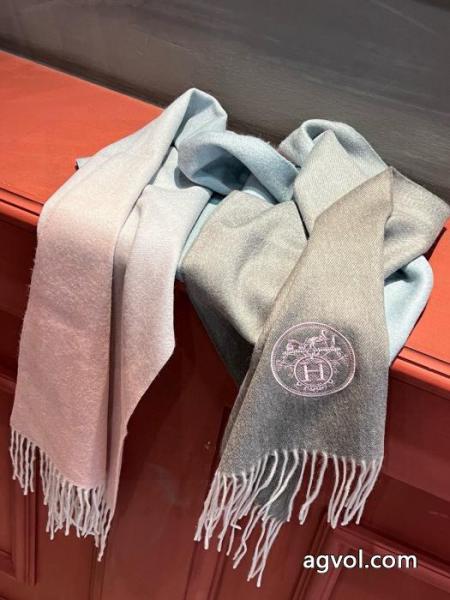 HERMESおしゃれで実用的な多色グラデーションの大きなスカーフ 5