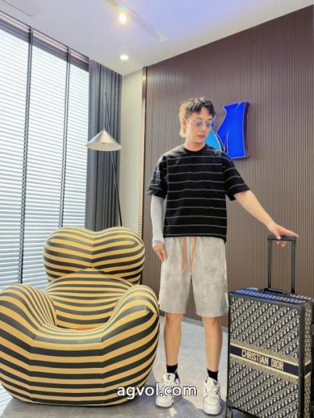 スラックスエルメス激安 ブランド最短1週間 日本未発売 入手困難 これは欲しい. 5 