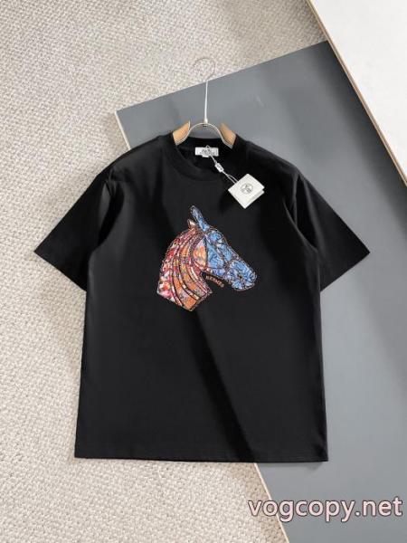 ブランド コピー半袖Tシャツ著名人も愛用した 2026着回し度高めアイテム! キュートな印象HERMES 3