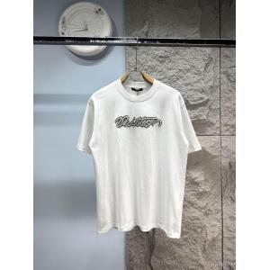 雑誌掲載 使い勝手のよさが魅力 上品オトナ感半袖Tシャツ通販 ブランドLOUIS VUITTON