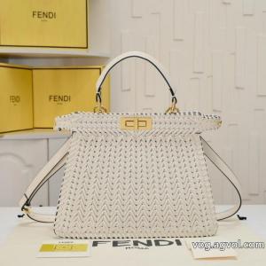 カジュアルな雰囲気があり 26-26AW 上質な素材採用FENDIブランド スーパー コピー 通販バッグ..